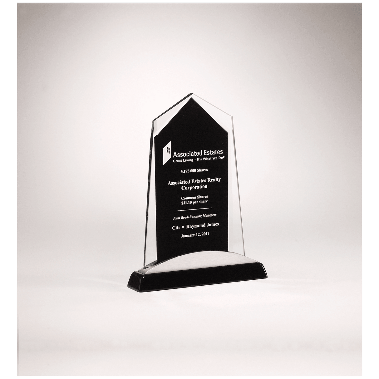 6 5/8" x 7 7/8" Apex Series Glass Award, Black Piano Finish Base with Silver Aluminum Accent