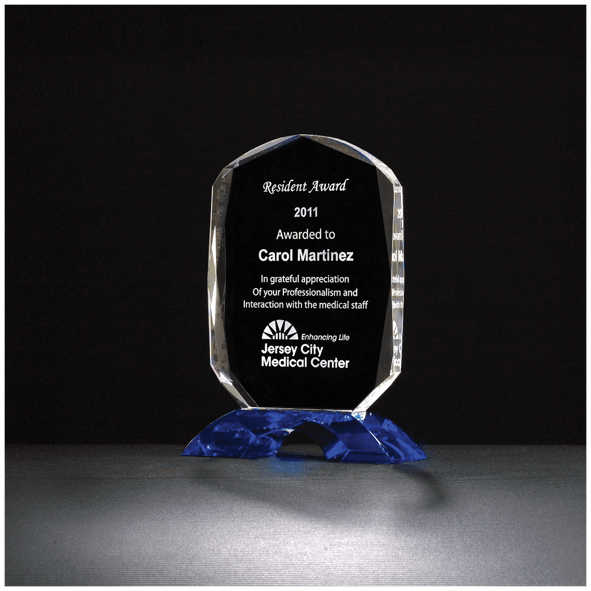 4 1/2" x 6 1/8" Diamond Series Clear Crystal Award with Cobalt Blue         Crystal Base